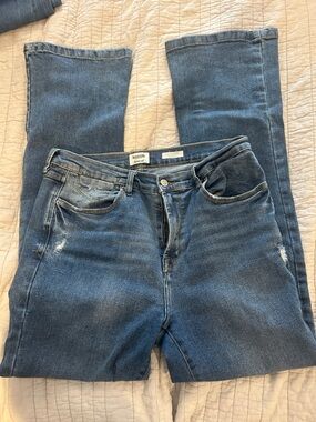 Kensie Women's Blue bootcut  Jeans - Medium Wash size 12 length 31